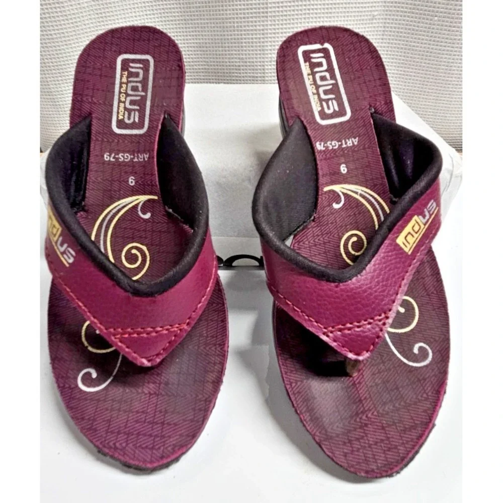lndus faux‎ leather upper red girl slip on wedges flip flops Sz 9